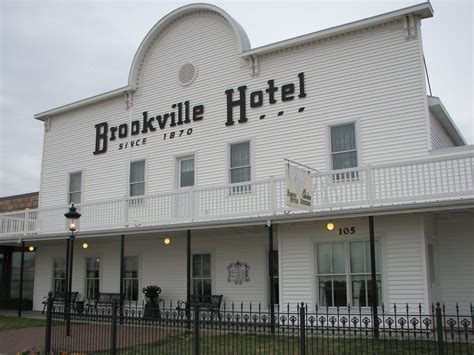 Brookville hotel - Brookville Hotel is a historic restaurant that serves up family-style fried chicken or beef dinners with homemade sides and ice cream. Located at 105 E Lafayette …